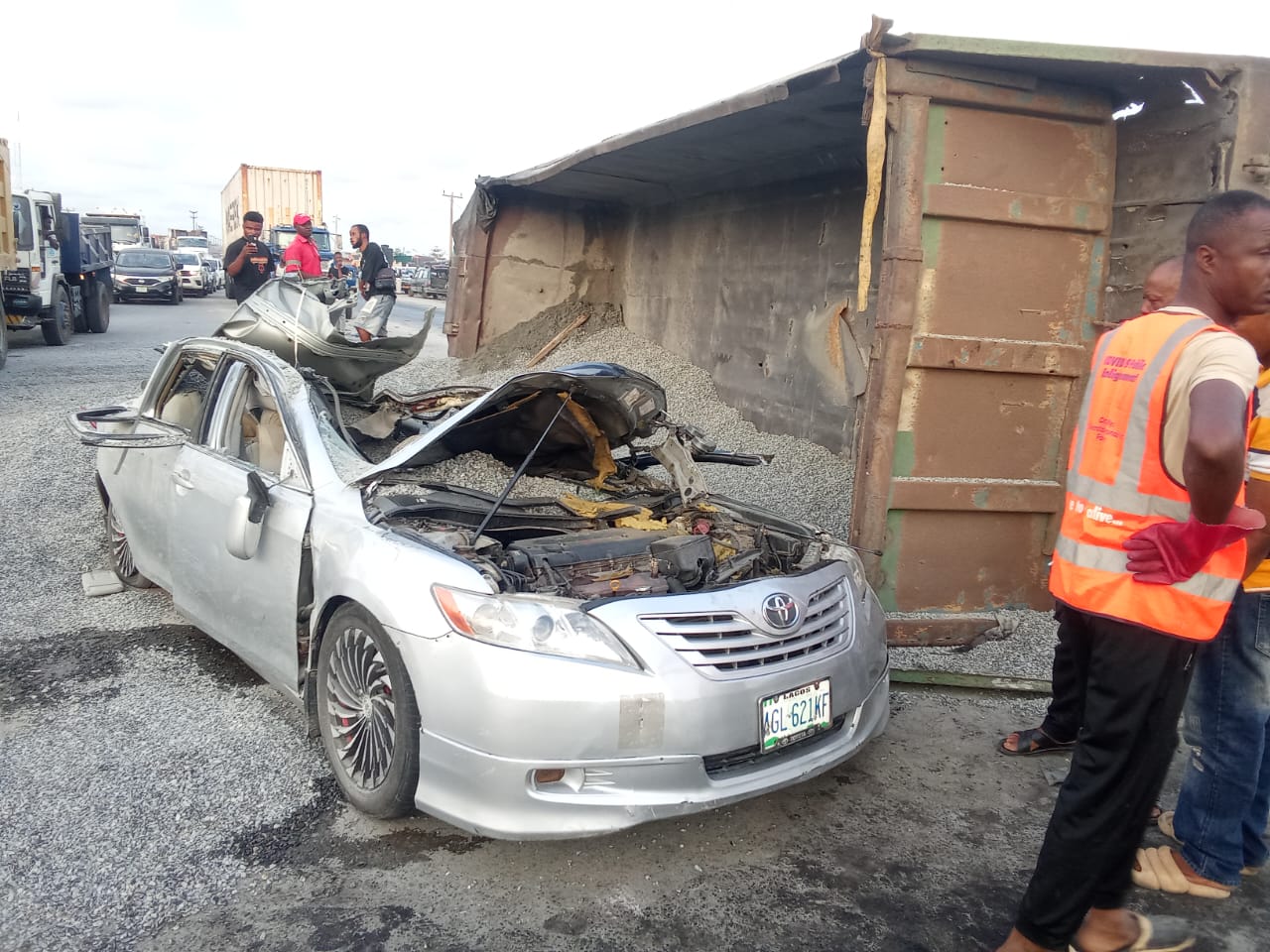 Trucks kills motorist, injures wife in Lagos road crash