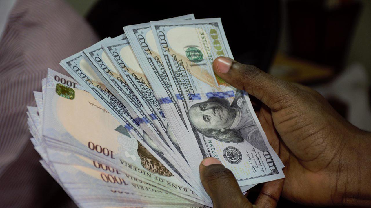 Naira woes worsen, crashes by 42% against US dollar at forex market in two days