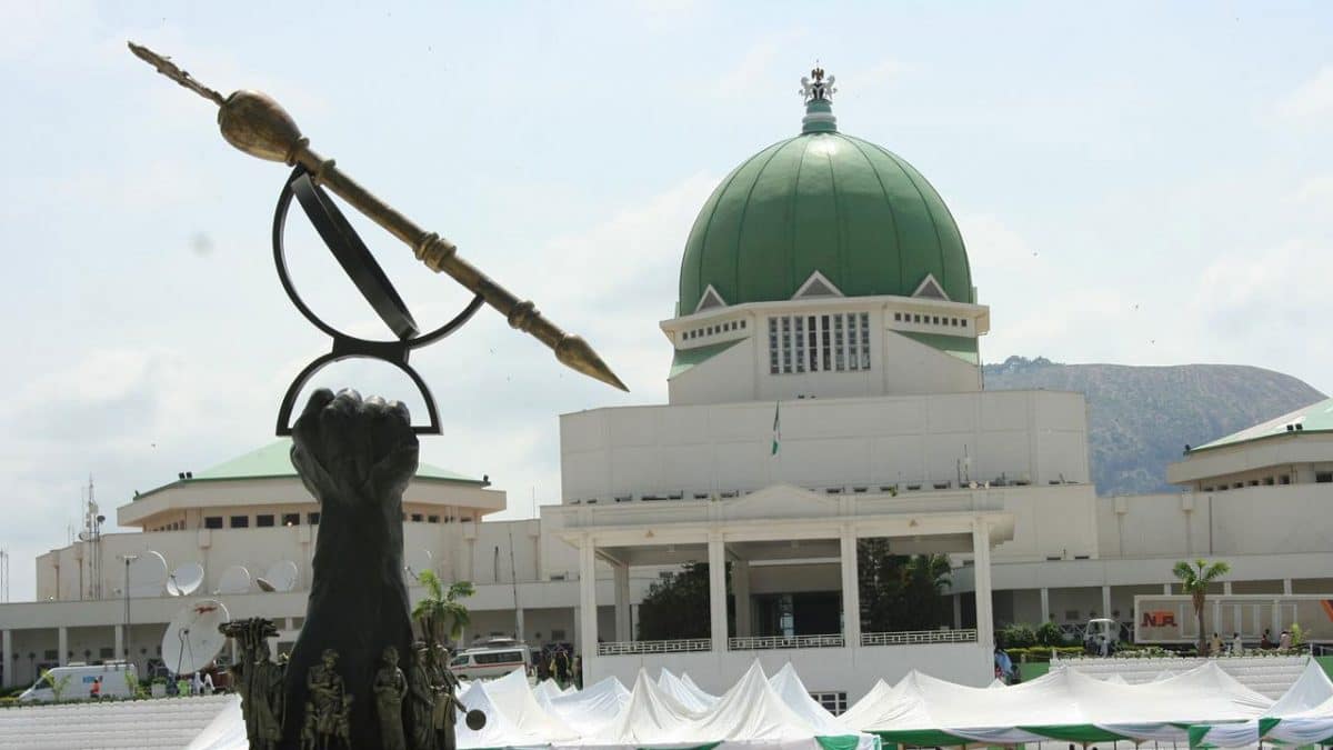 Strike: Entrance, exit to National Assembly blocked by PASAN members