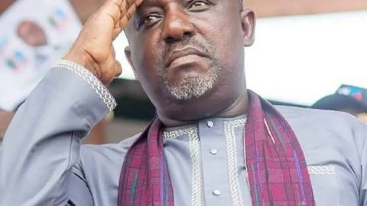 â€˜Iâ€™m under hostageâ€™ â€“ Okorocha cries out as EFCC invades his house