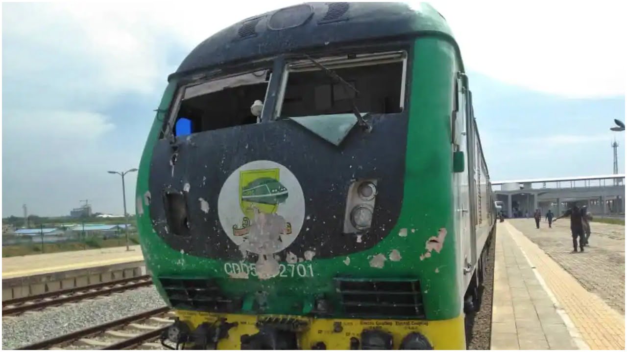 Kaduna-Abuja train: Govt colluding with bandits â€“ Nigerians raise concerns