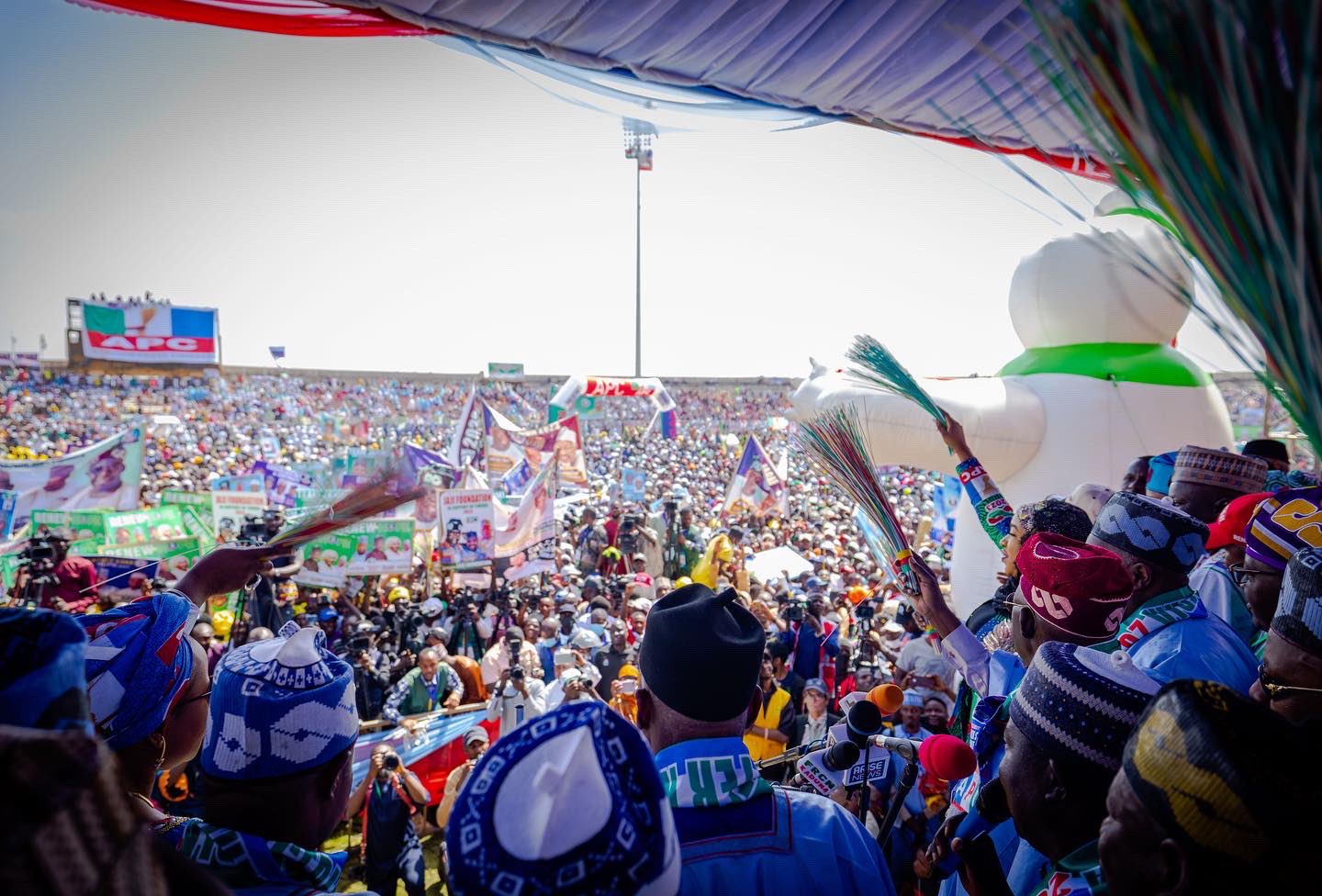 Mammoth crowd at Tinubuâ€™s campaign rally in Kaduna