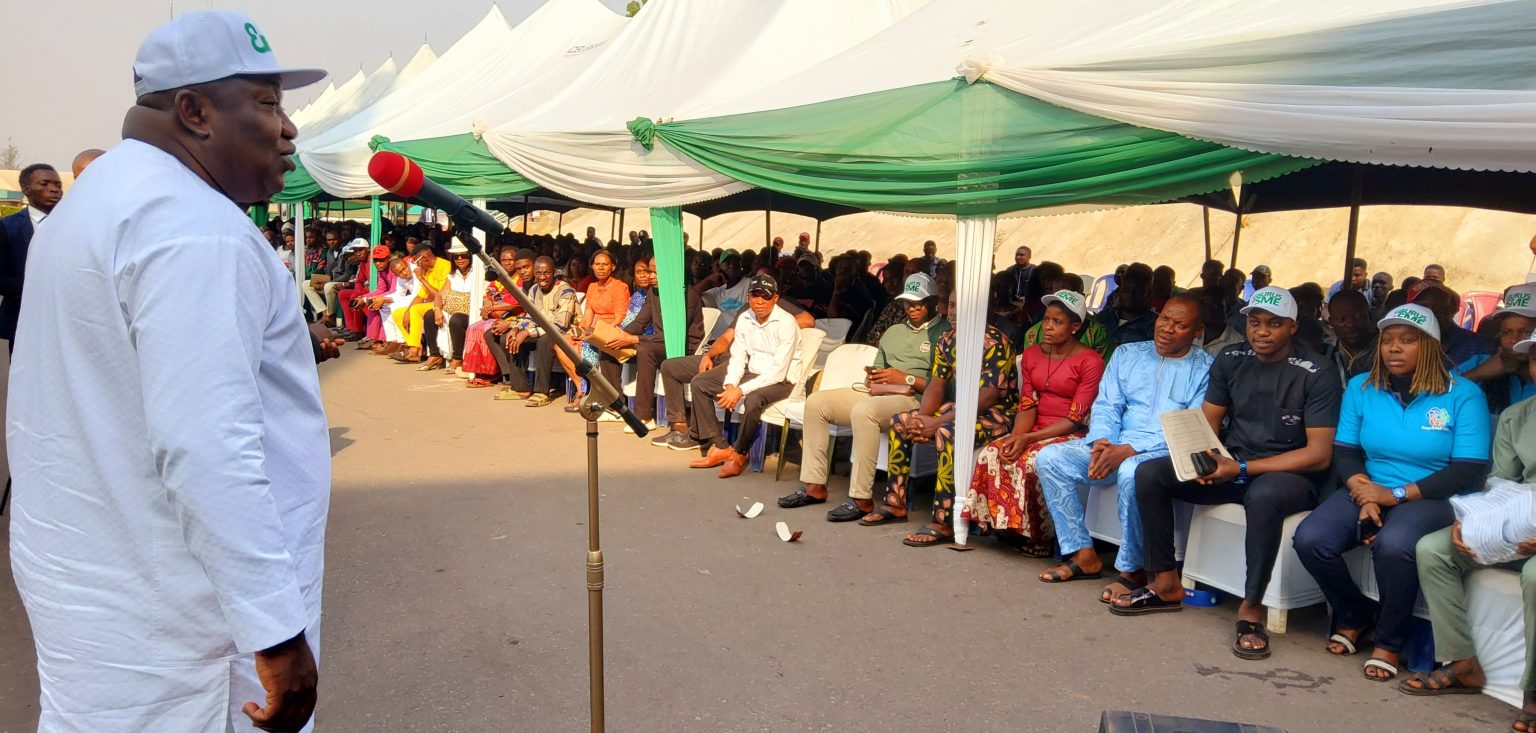 Youth empowerment: Enugu SMEsâ€™ beneficiaries hail, back Gov. Ugwuanyi for Senate, other PDP candidates