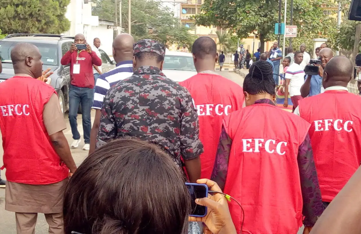 May 29: Corrupt governors, other politicians planning to flee Nigeria â€“ EFCC alerts