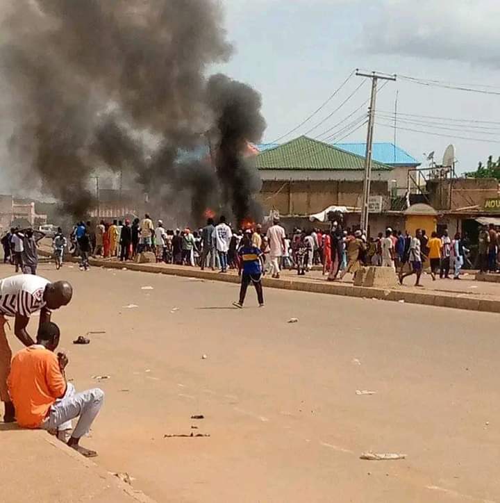 Angry Youths Revolt As Security Operatives â€˜Killâ€™ Trader In Jos