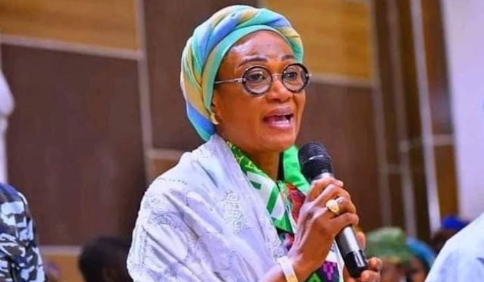 First Lady Tinubu Urges Nigerian Youths To Dream Big And Work Hard, Donates 50 Buses To OAU