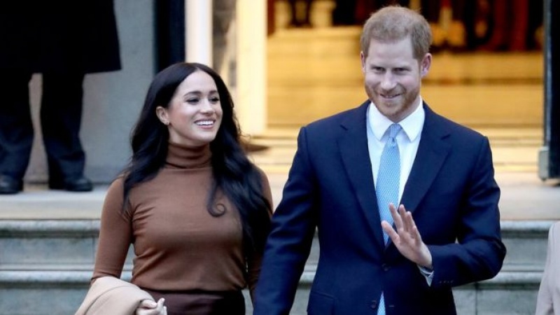 Queen agrees 'transition' for Harry and Meghan