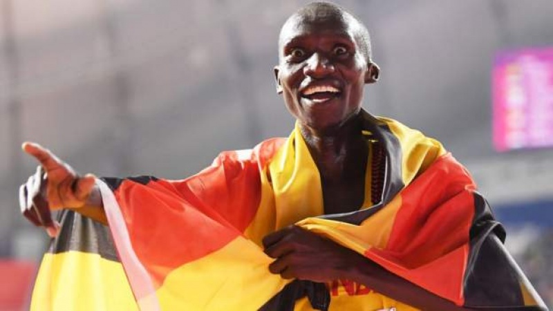 Cheptegei smashes 5km road world record
