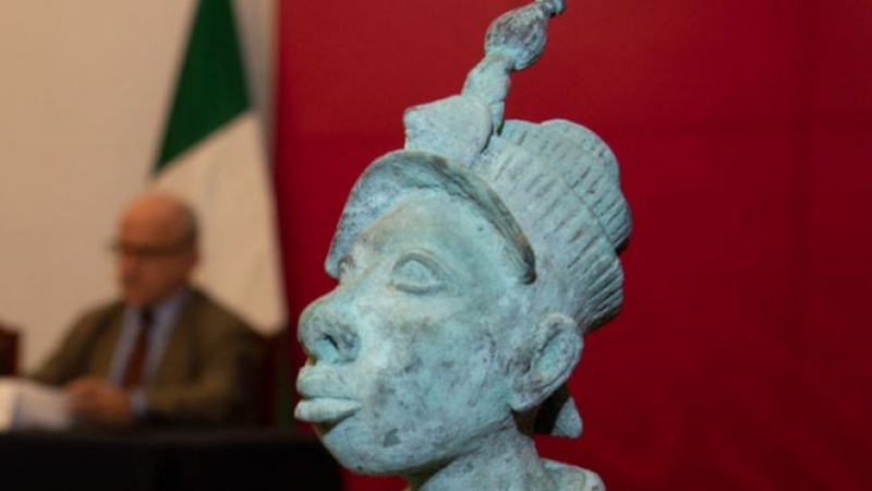 Mexico returns ancient bronze sculpture to Nigeria