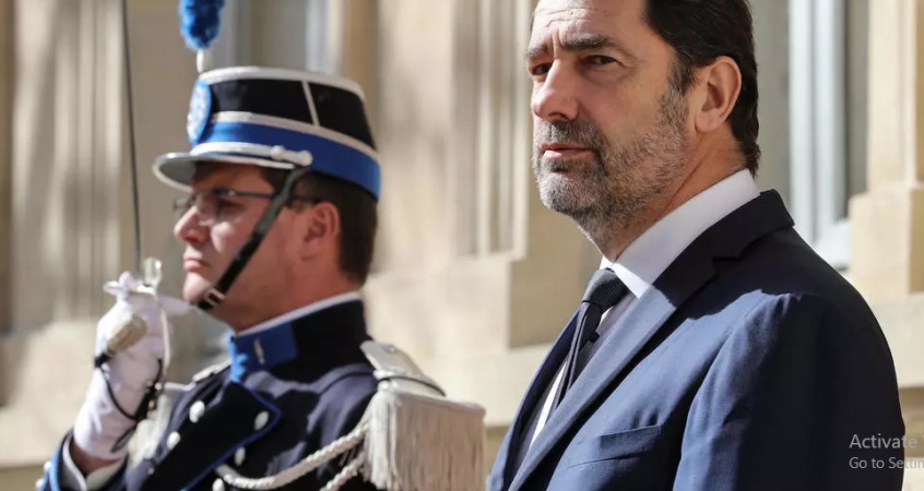 France to deploy 100,000 police to enforce coronavirus lockdown
