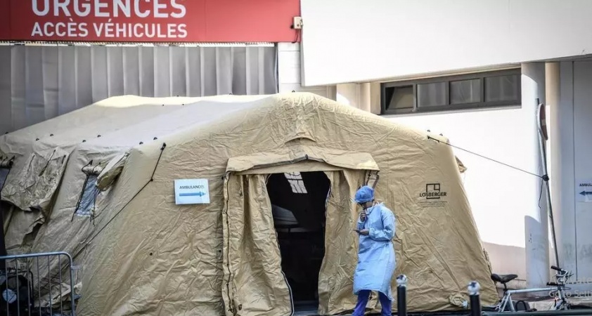 France records 299 new coronavirus deaths in a day as fatalities climb to 1,995