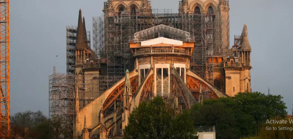 Parisâ€™s Notre-Dame celebrates Good Friday with small ceremony, reflecting observances worldwide