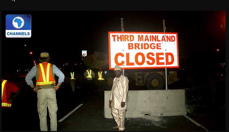 JUST IN: Concrete Barriers Placed To Partially Block Third Mainland Bridge