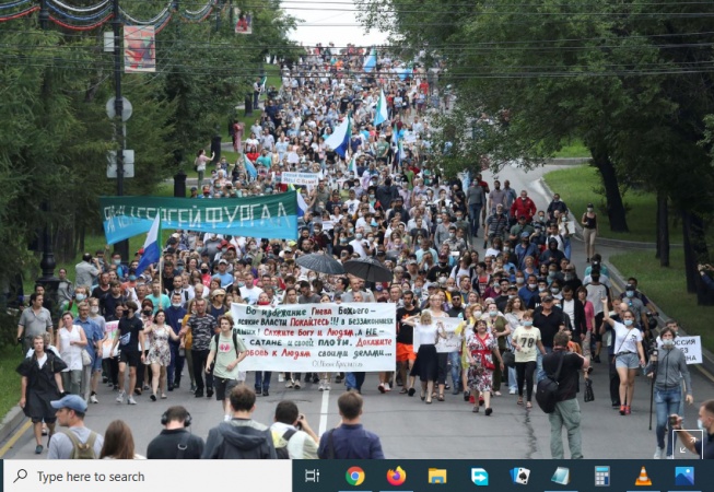 Thousands protest against Kremlin in Russian far east for fourth weekend