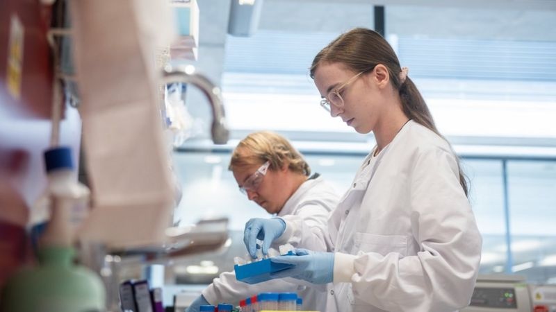 Covid-19: Oxford University vaccine shows 70% protection