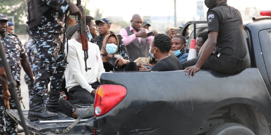 Police arrest 10 protesters at Lekki tollgate