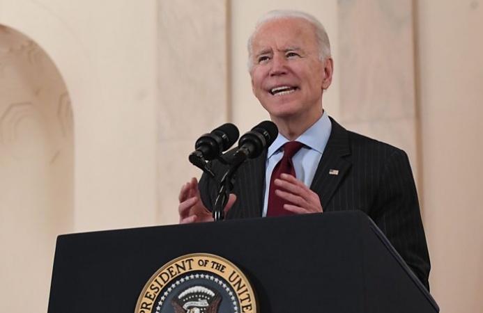 Covid: Biden calls 500,000 death toll a 'heartbreaking milestone'