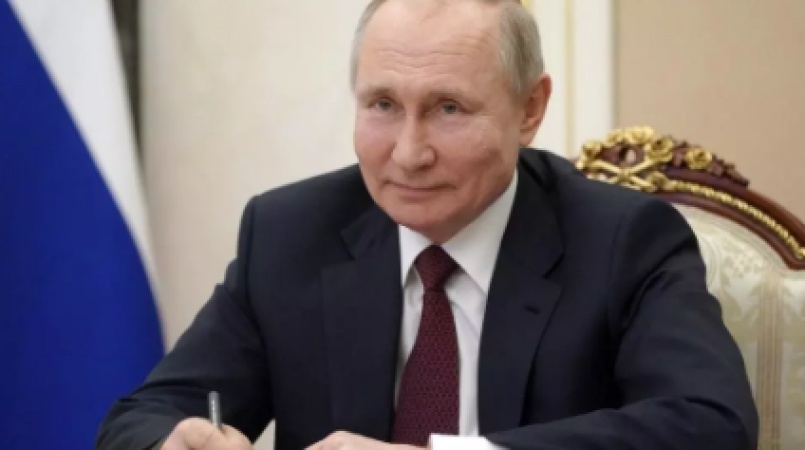 Putin snaps back after Biden â€˜killerâ€™ comments, but offers talks