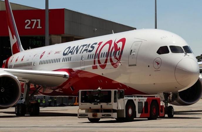 Qantas boss: Governments 'to insist' on vaccines for flying