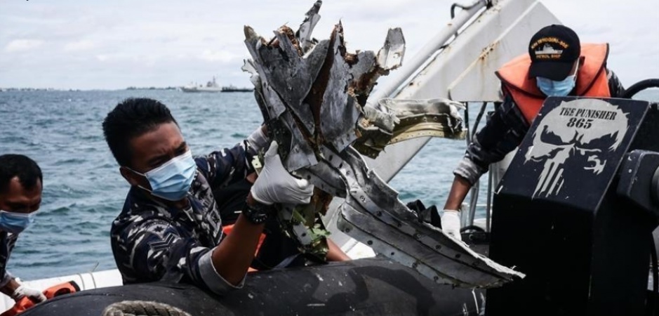 Indonesia recovers cockpit voice recorder of crashed Sriwijaya Air jet