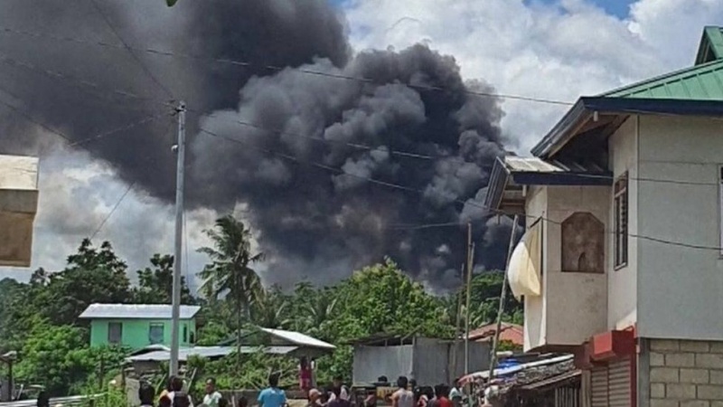 Philippines military plane crash kills at least 17 but many survive