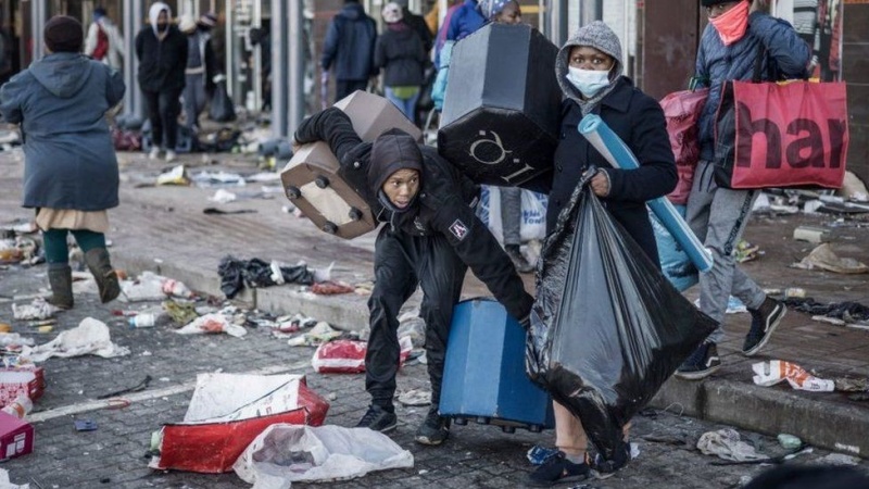 South Africa Zuma riots: What's behind the violence and looting?