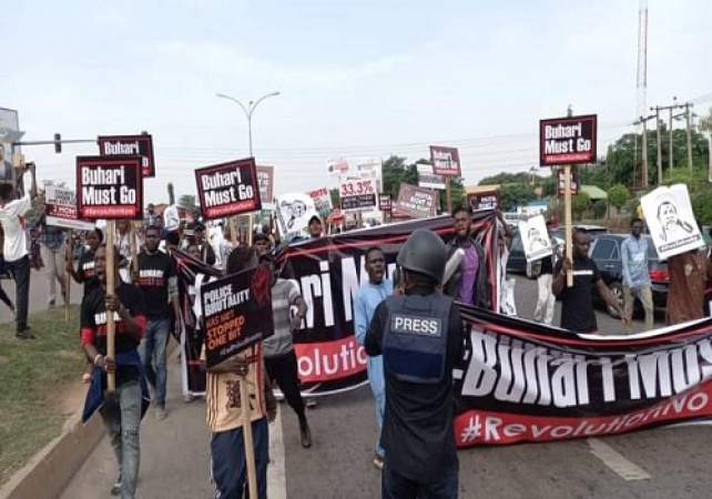 BREAKING: Police disperse Buhari- must- go protesters in Abuja