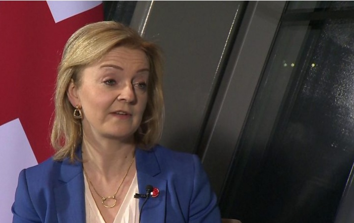 UK warns Russia of consequences if Ukraine is invaded