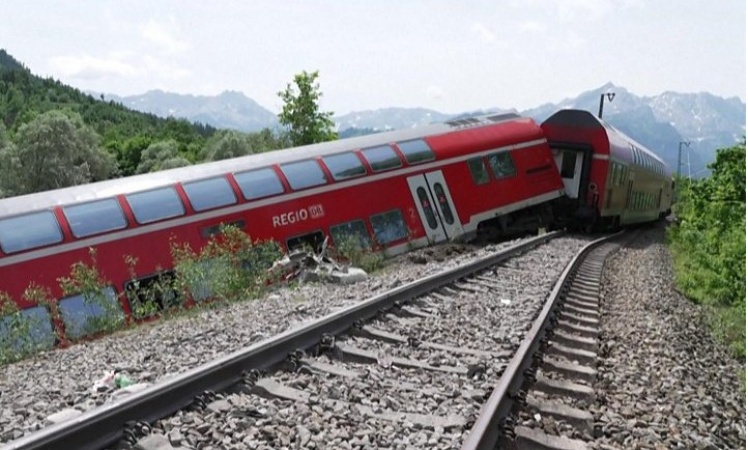 Bavaria train crash: At least four killed in German rail accident