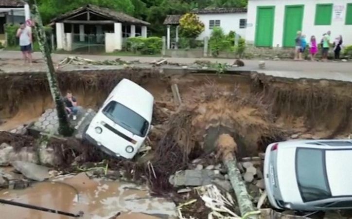 SÃ£o Paulo: Dozens killed as deadly storms hit Brazilian coast