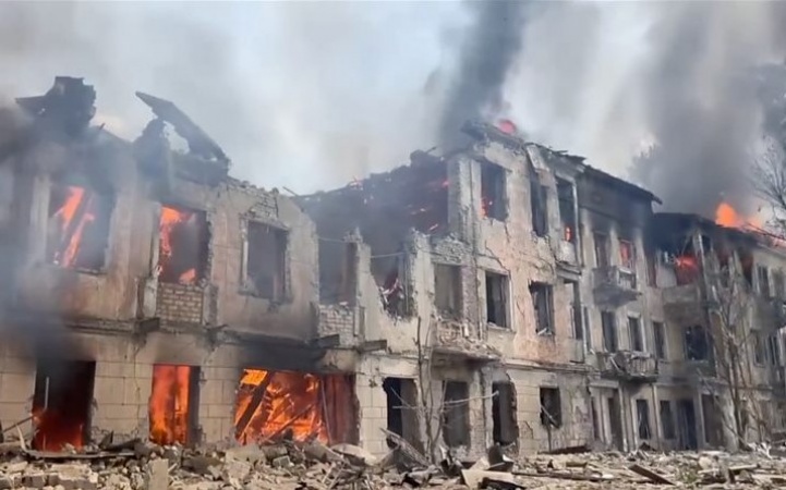 Ukraine war: Russia destroys hospital in latest missile attack