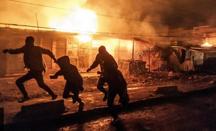 Nairobi fire: Gas blast in Kenyan capital kills three and injures nearly 300