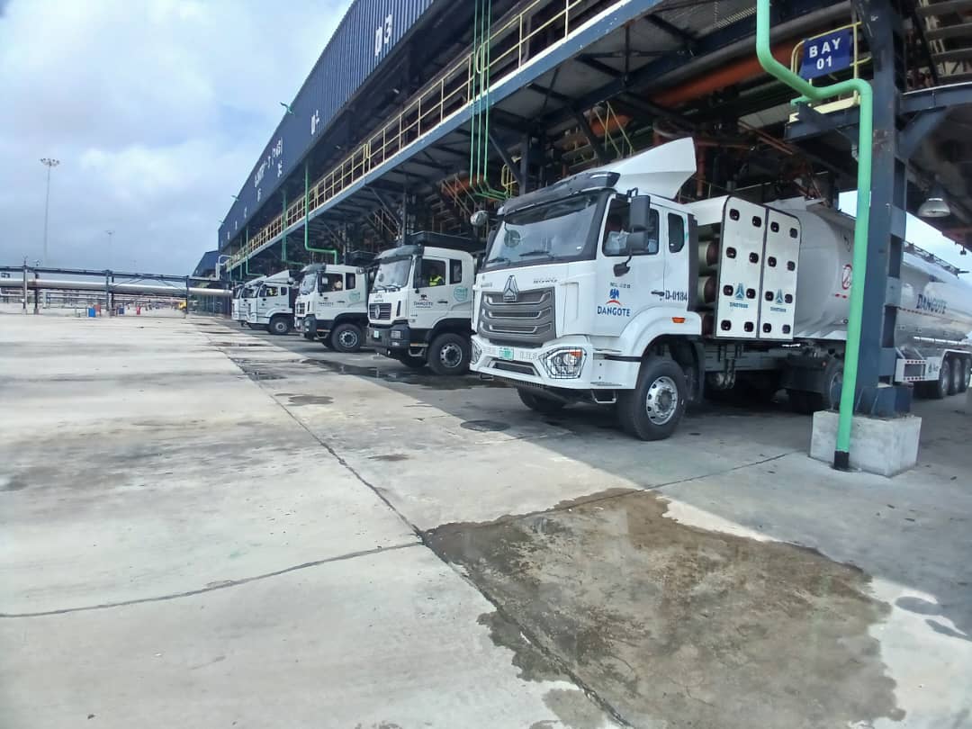 Dangote refinery increases ex-gantry petrol price by N100 to N799/litre