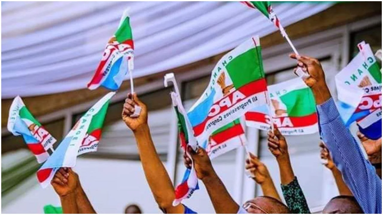 48 hours to convention: APC in last minute rush for consensus, as aspirants defy Buhari