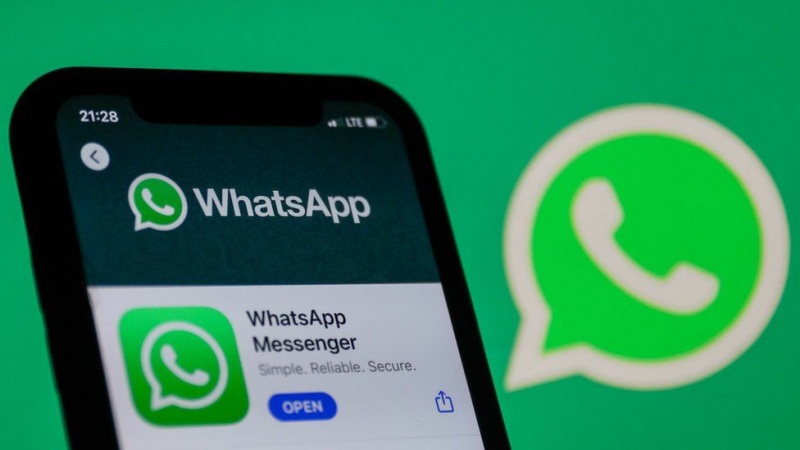 WhatsApp to go ahead with changes despite backlash