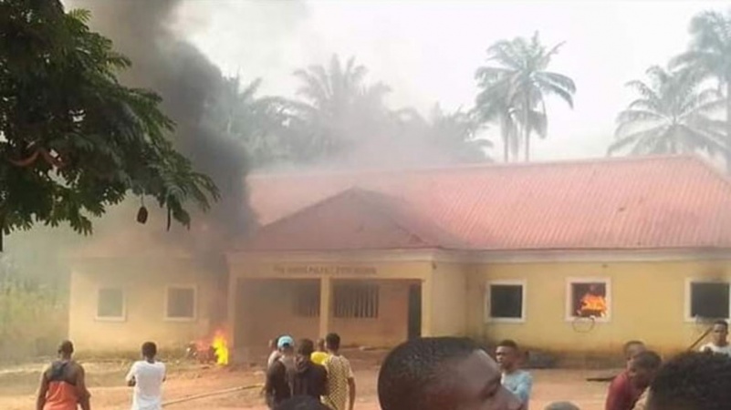 Again, twin attacks rock police divisions in Abia, Anambra