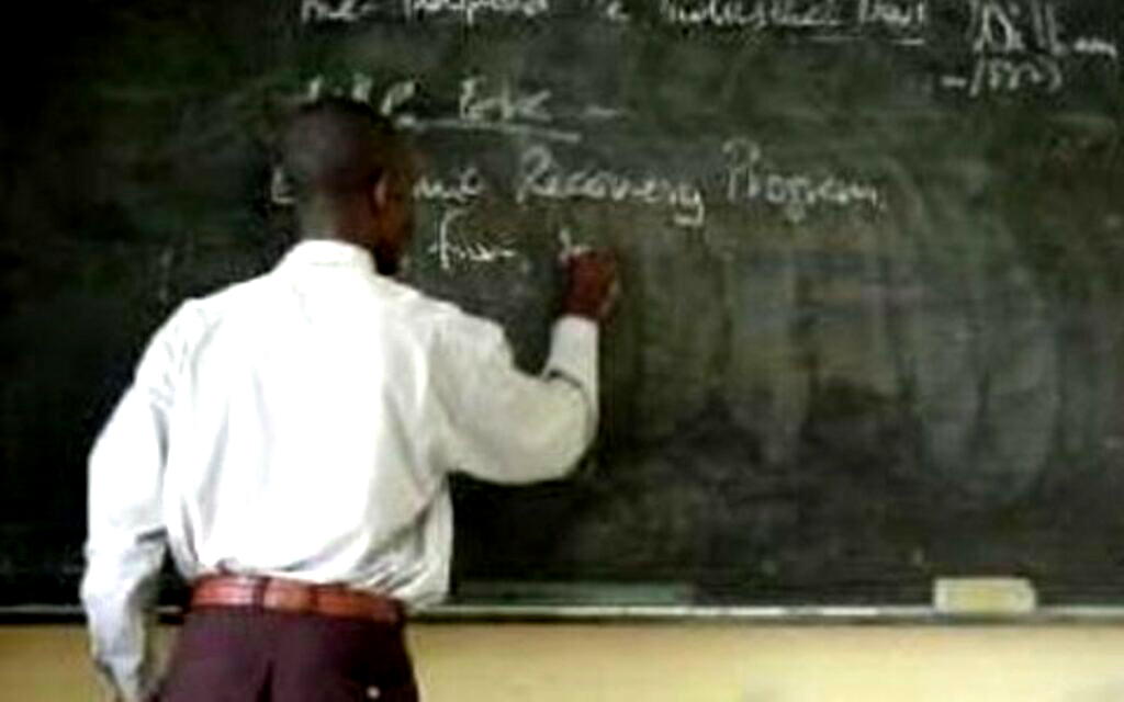 1000 sacked Anambra teachers protest in Awka
